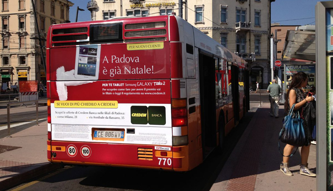 Pubblicità in movimento su bus per Credem